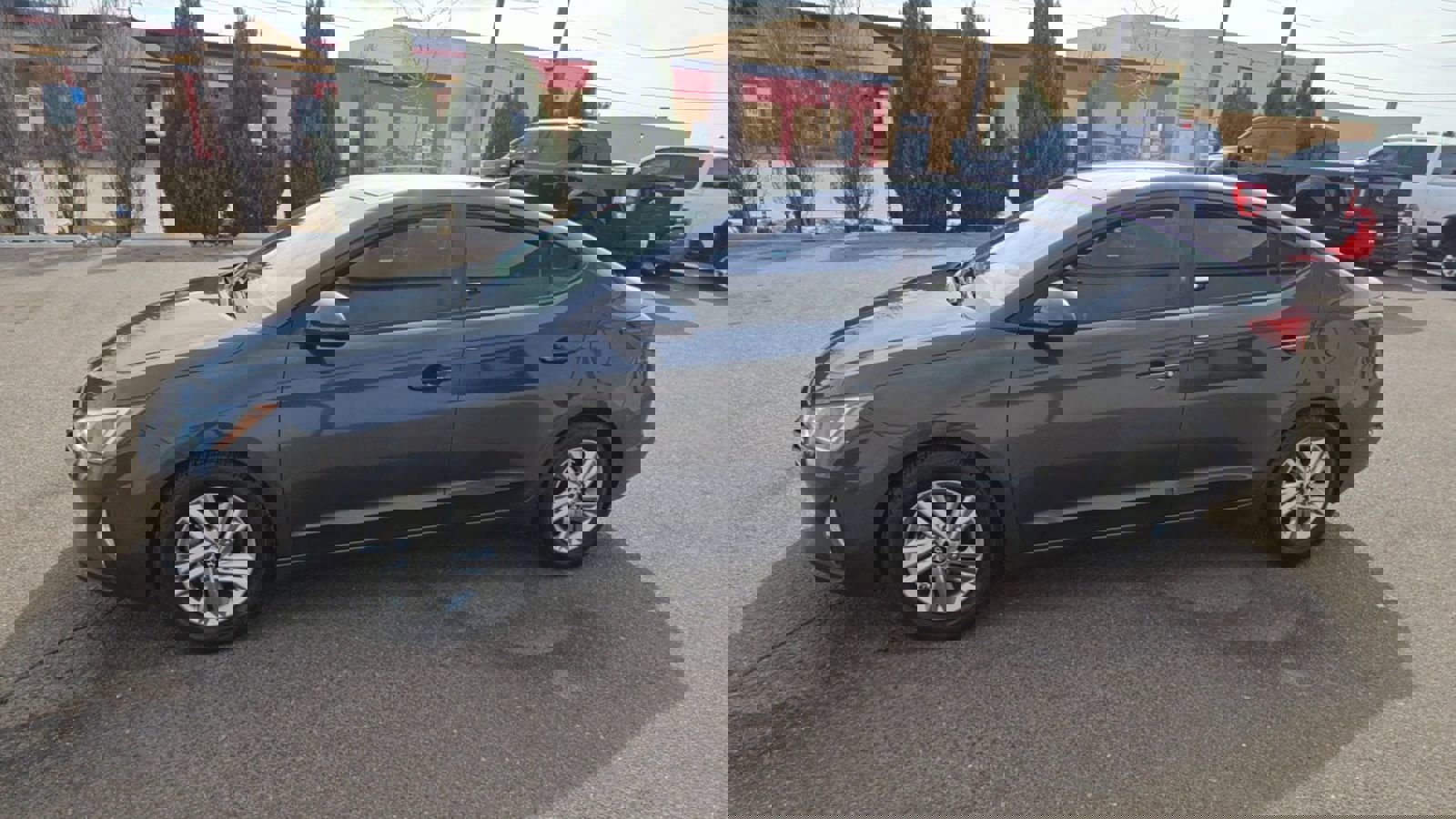 2020 Hyundai Elantra SEL photo 4