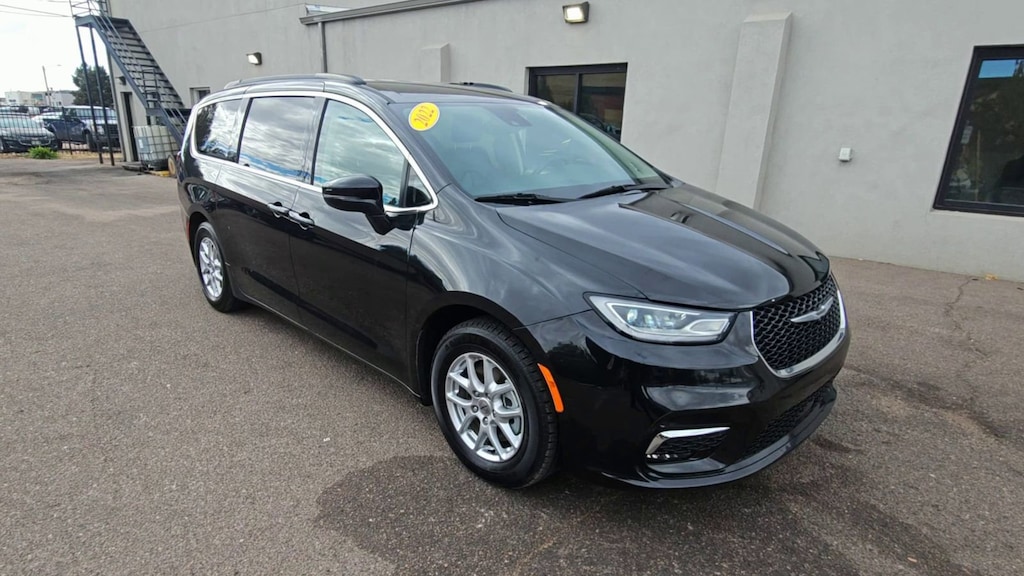 Used 2022 Chrysler Pacifica Touring L Van