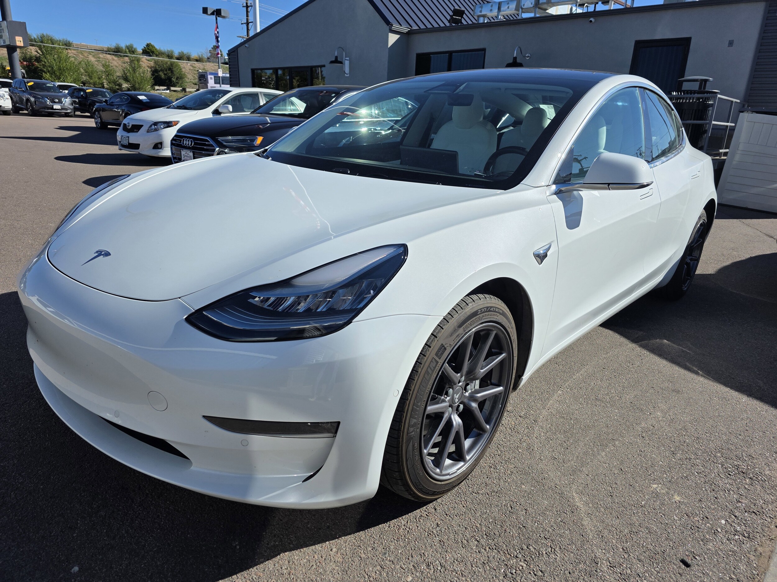 2018 Tesla Model 3 Long Range photo 2
