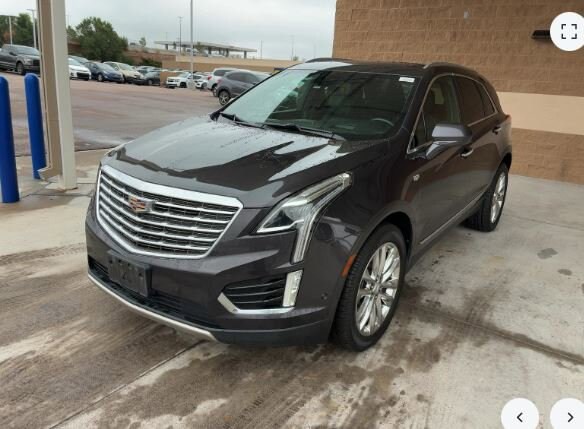 2017 Cadillac XT5 Platinum photo 2