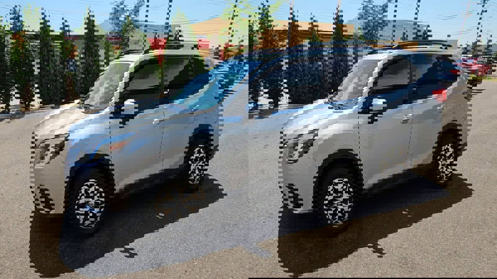 2023 Subaru Forester Premium photo 4
