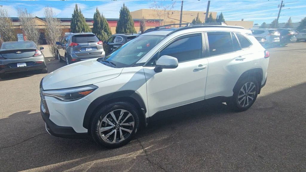 Used 2024 Toyota Corolla Cross XLE SUV