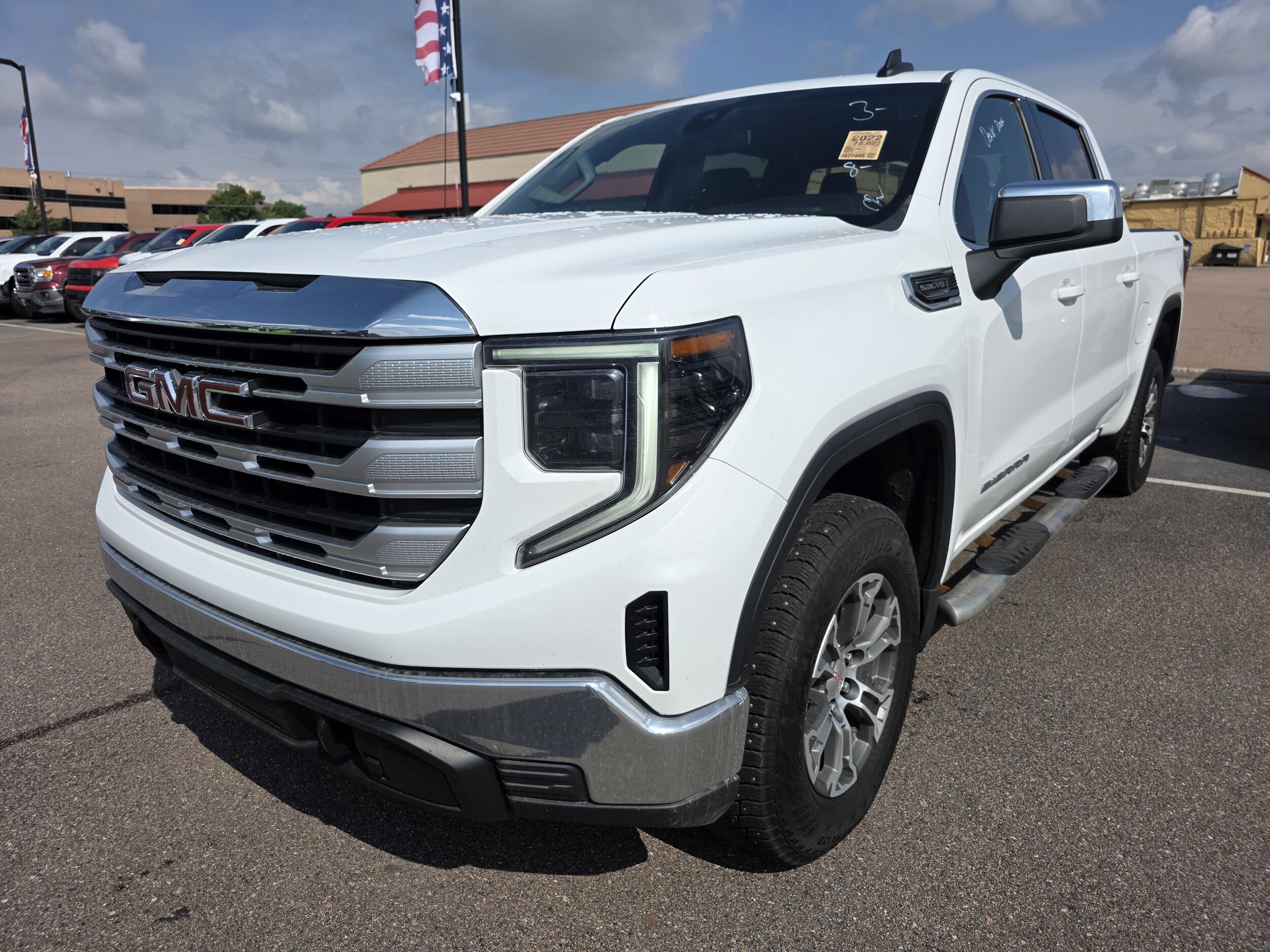 2022 Gmc Sierra 1500 SLE photo 3