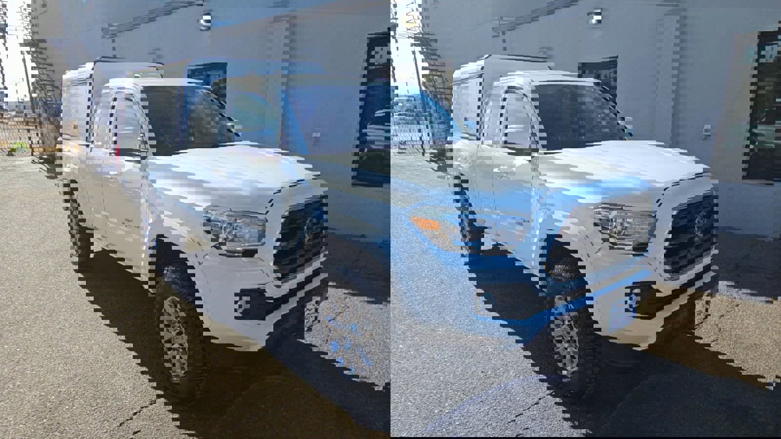 2018 Toyota Tacoma SR5 TRD Sport photo 2