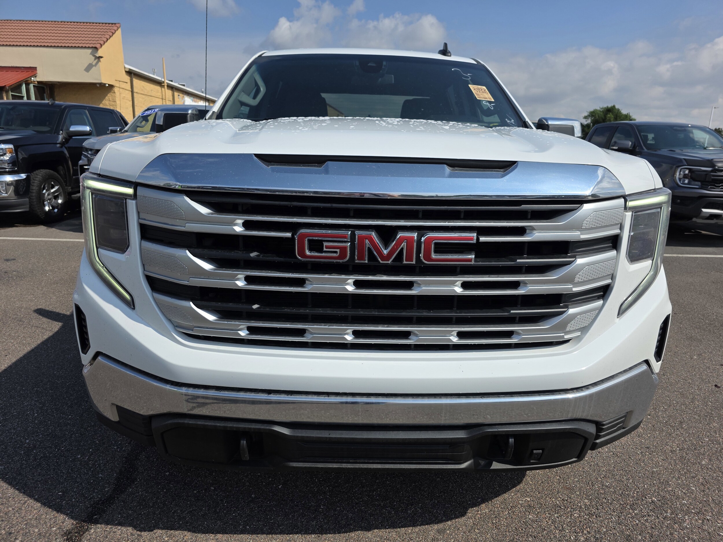 2022 Gmc Sierra 1500 SLE photo 2