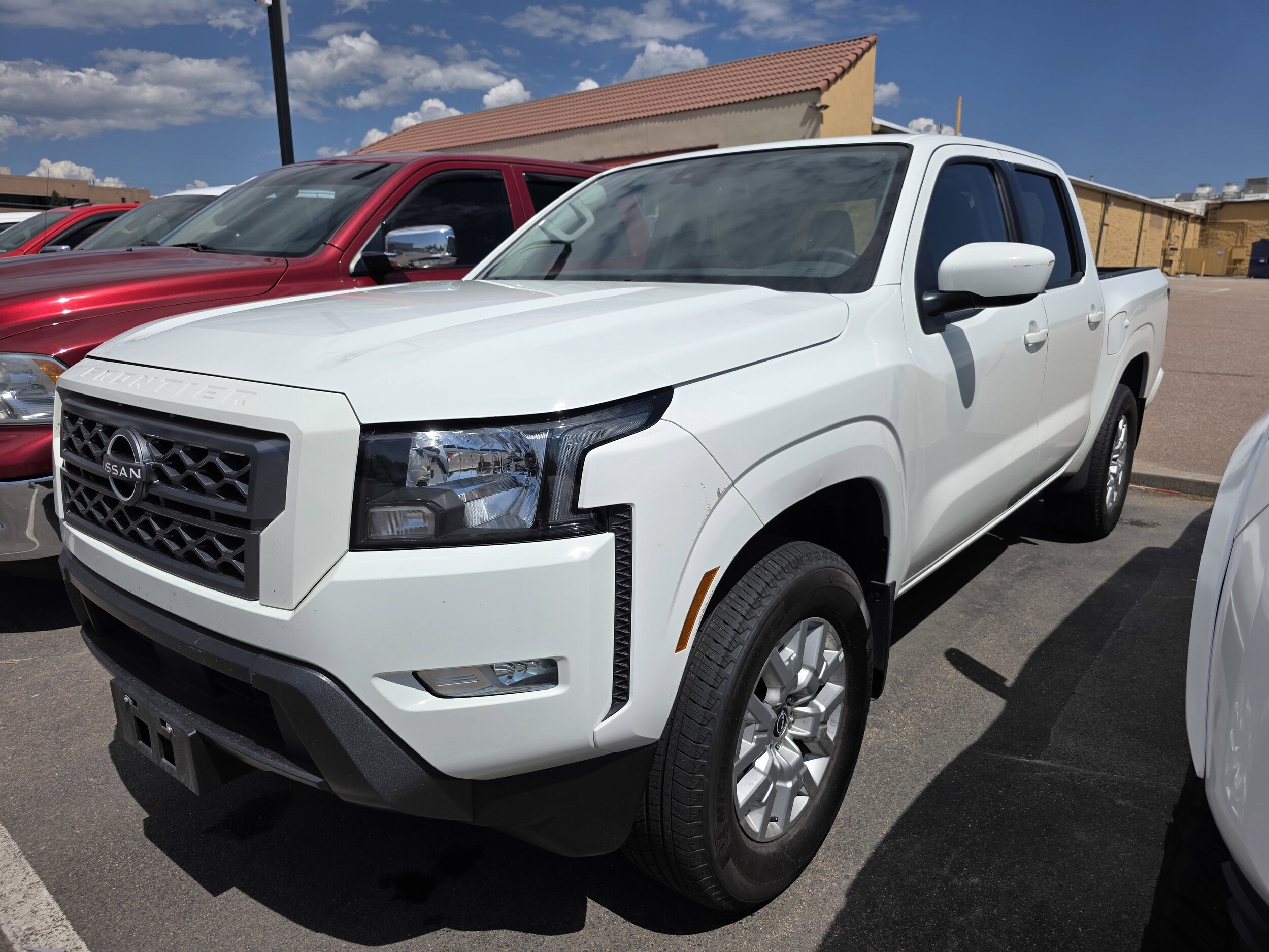 2023 Nissan Frontier SV photo 3
