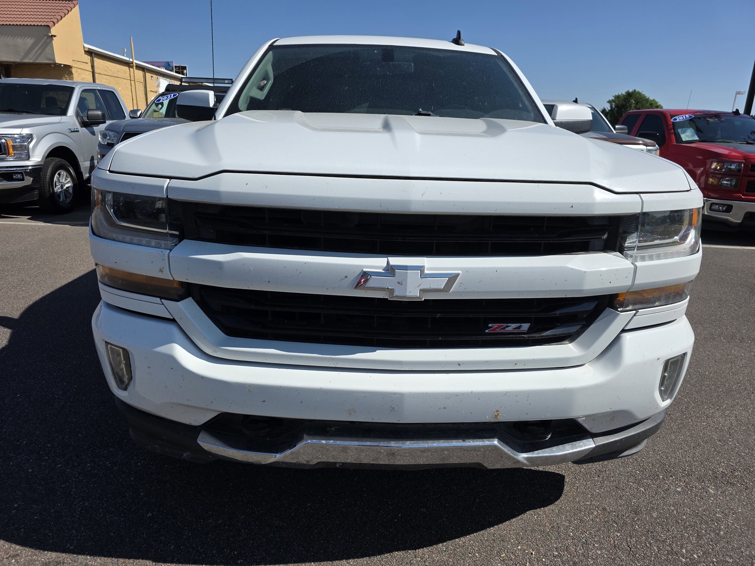 2017 Chevrolet Silverado 1500 LT photo 2