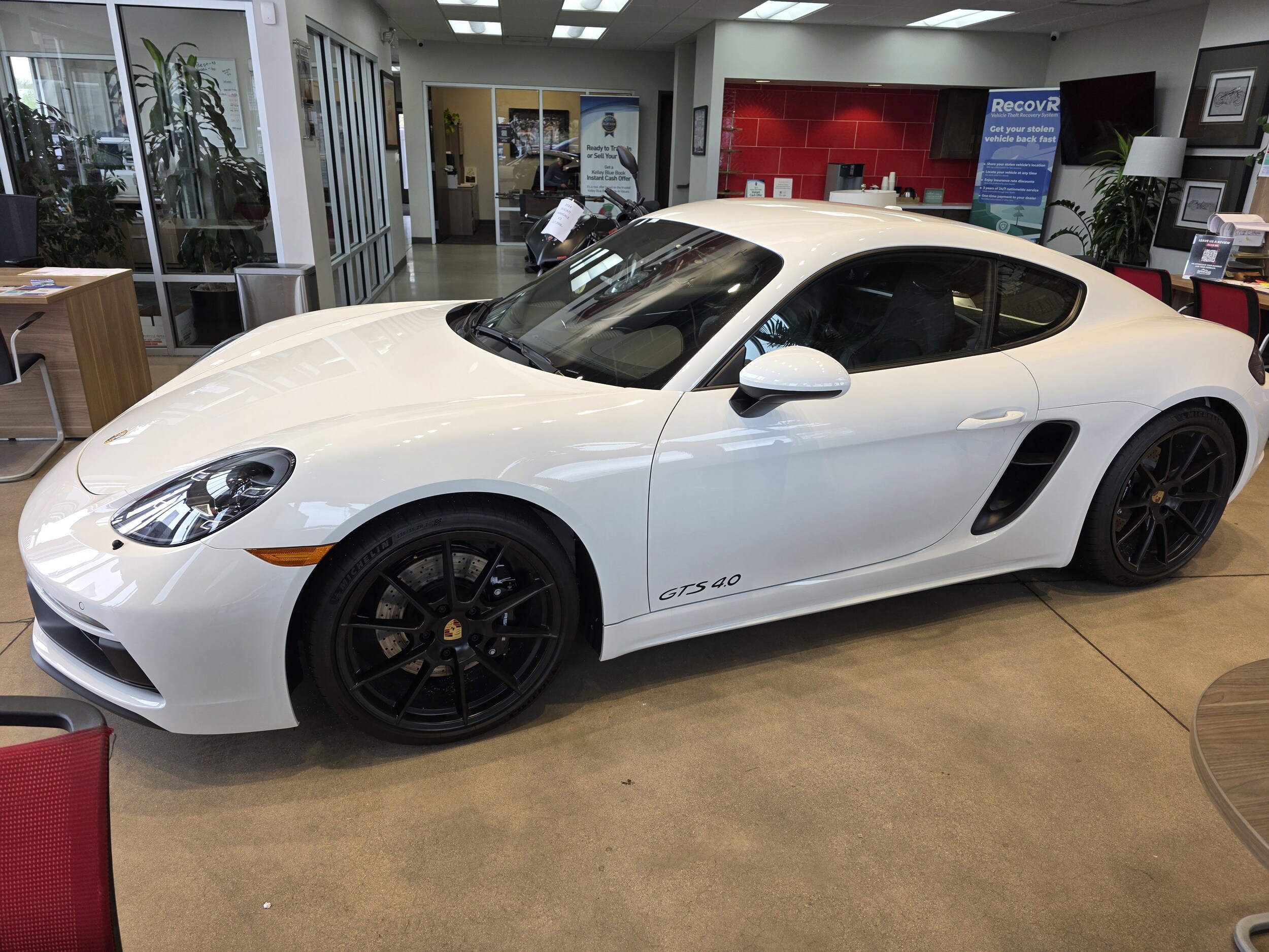 2024 Porsche Cayman GTS 4.0 photo 4