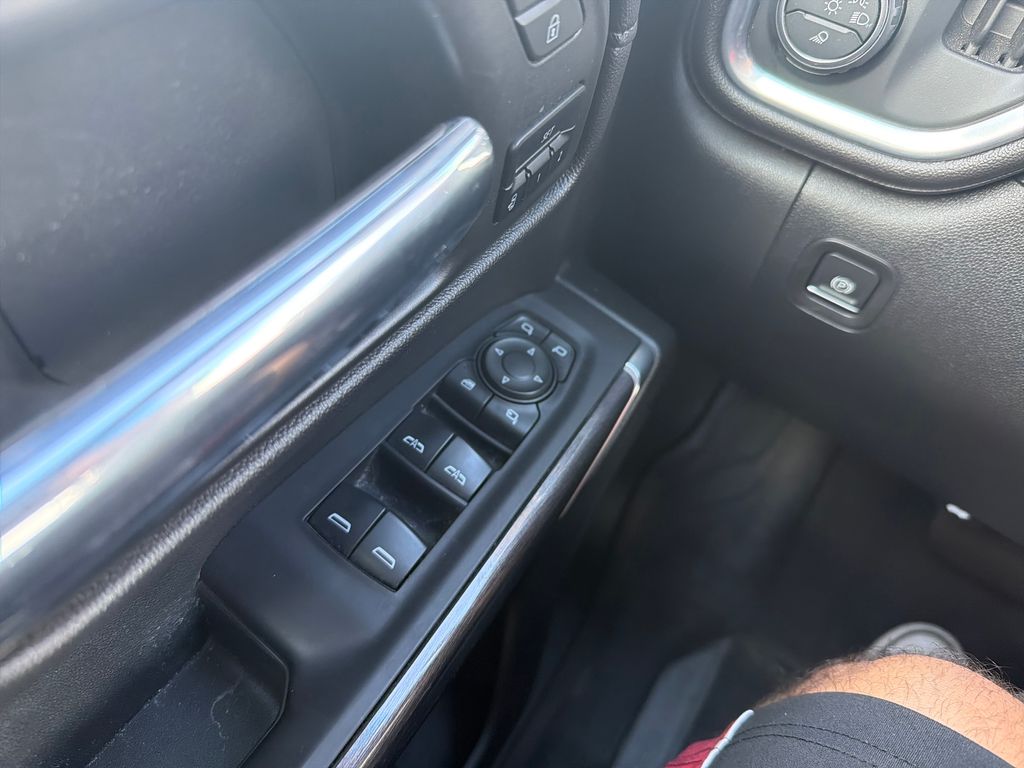 2020 Chevrolet Silverado 1500 LTZ - Photo 7