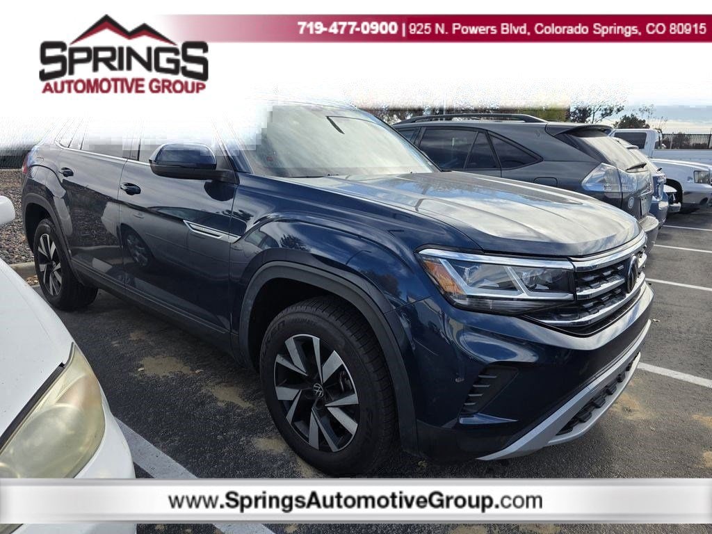 2022 Volkswagen Atlas Cross Sport SE's photo