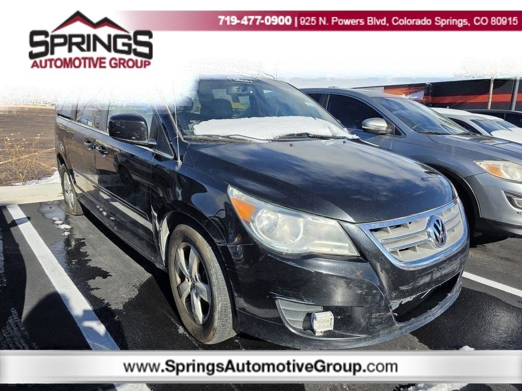 2011 Volkswagen Routan SE