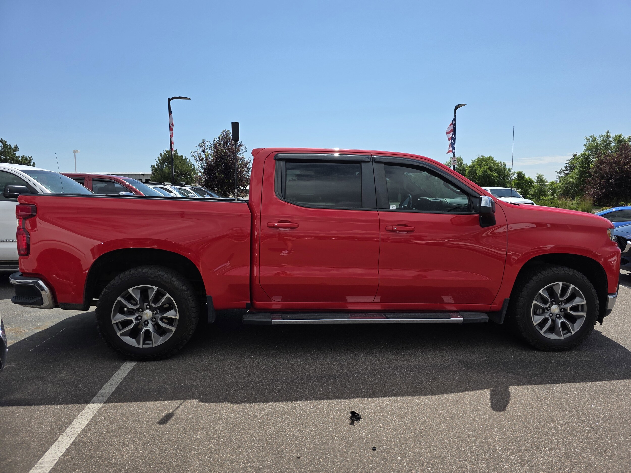 2019 Chevrolet Silverado 1500 LT photo 4