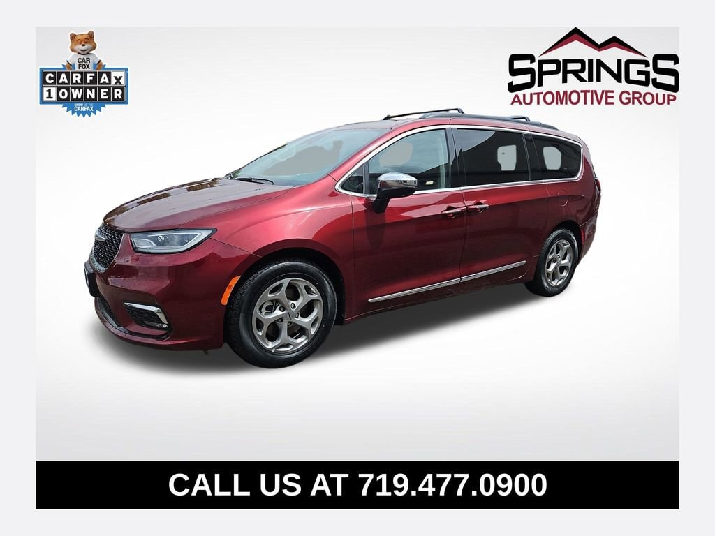 2023 Chrysler Pacifica Limited's photo