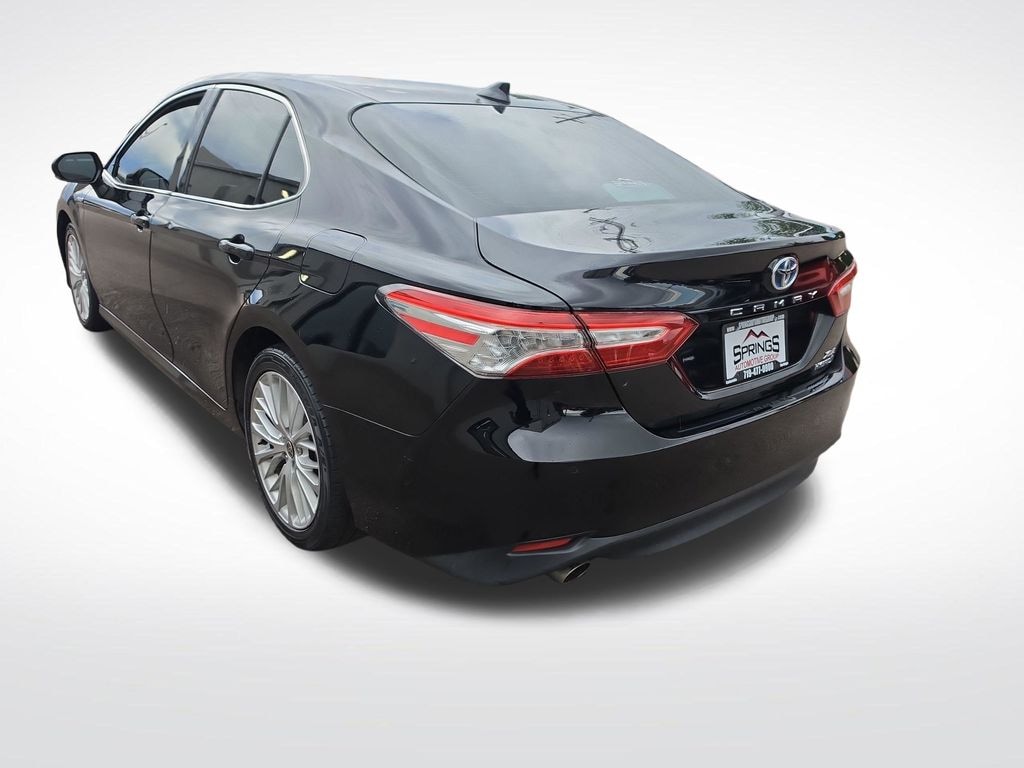 Used 2020 Toyota Camry Hybrid XLE Sedan