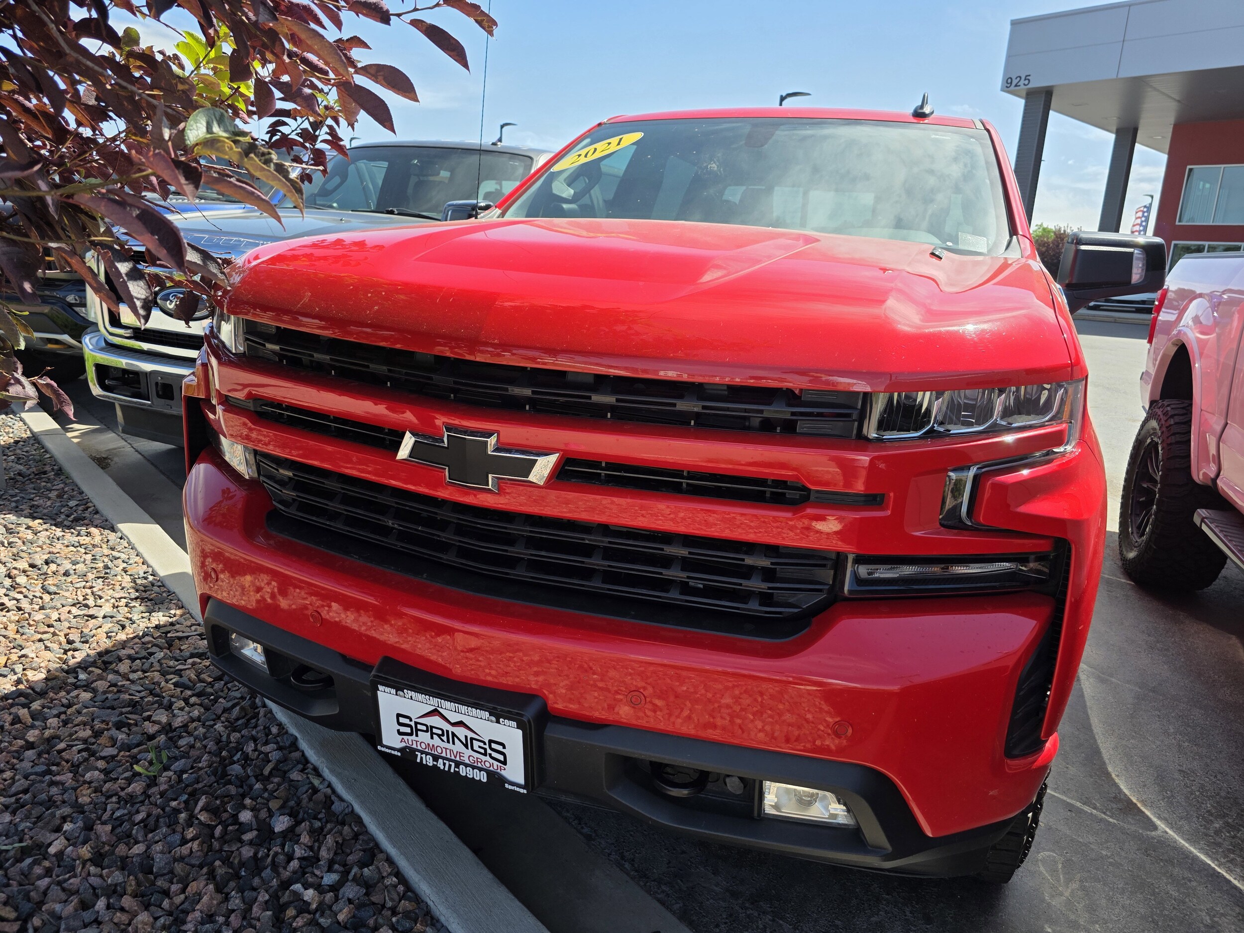 2021 Chevrolet Silverado 1500 RST photo 3