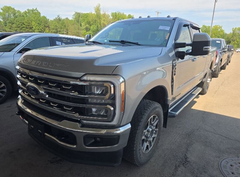 2023 Ford F-350 photo 2