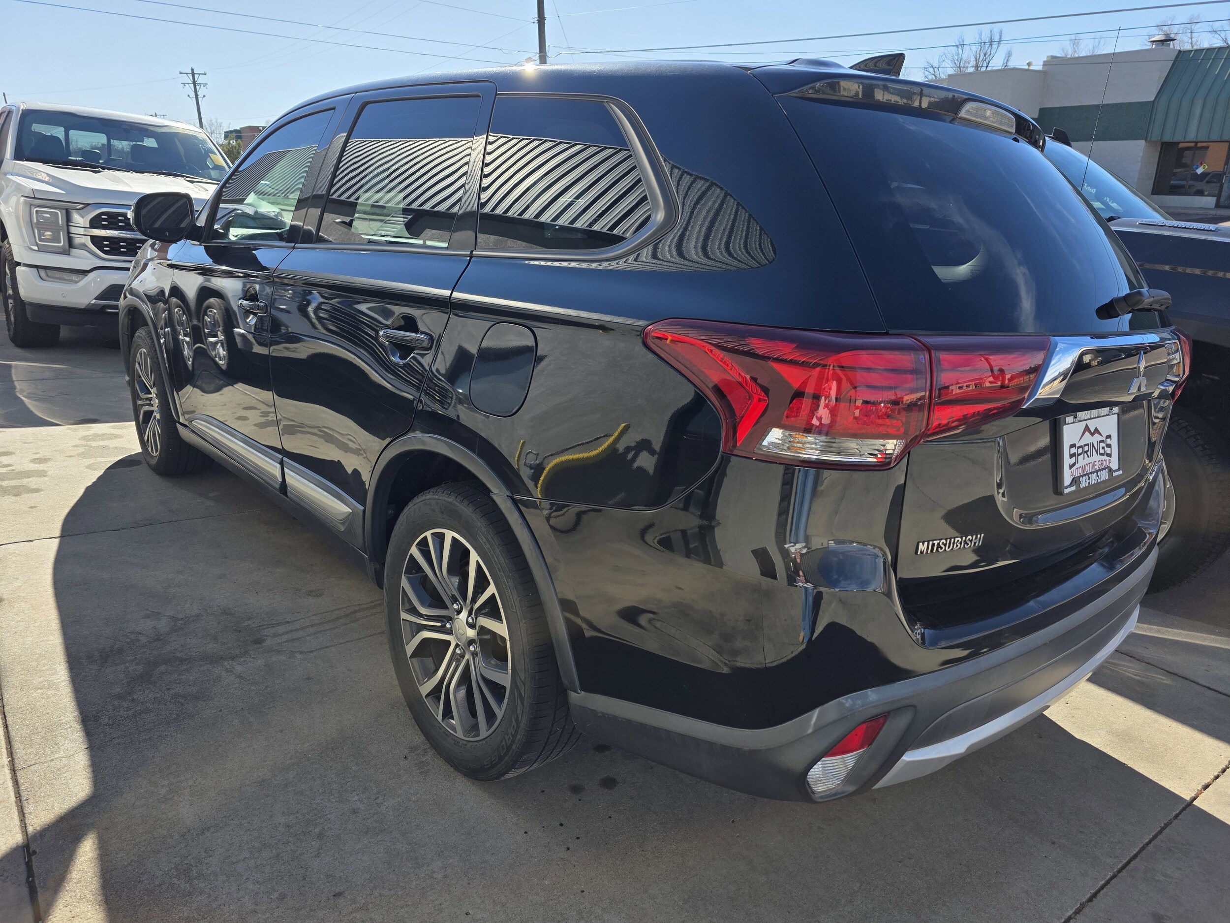 2018 Mitsubishi Outlander SE photo 3
