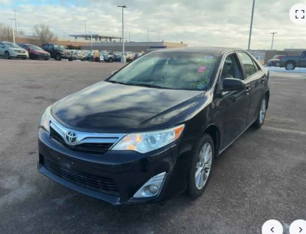 Used 2014 Toyota Camry XLE Sedan