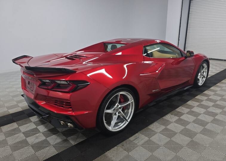 2025 Chevrolet Corvette E-Ray 3LZ photo 2