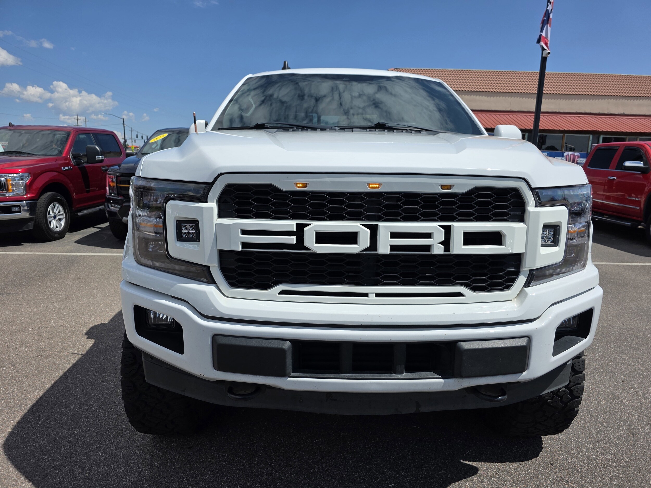 2019 Ford F-150 Lariat photo 2