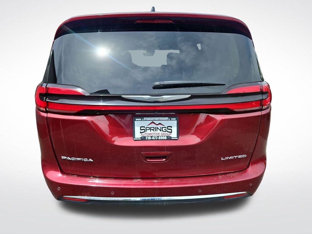 Used 2023 Chrysler Pacifica Limited Van Passenger Van