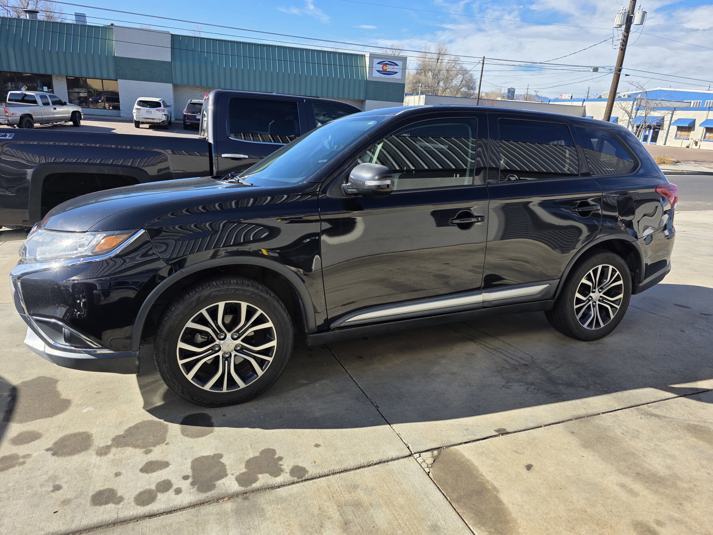 2018 Mitsubishi Outlander SE photo 2