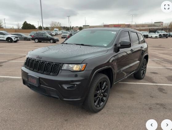 2019 Jeep Grand Cherokee Altitude photo 2