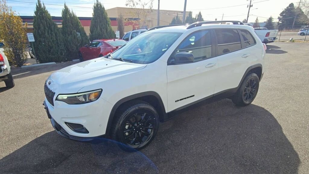 Used 2023 Jeep Cherokee Altitude Lux SUV