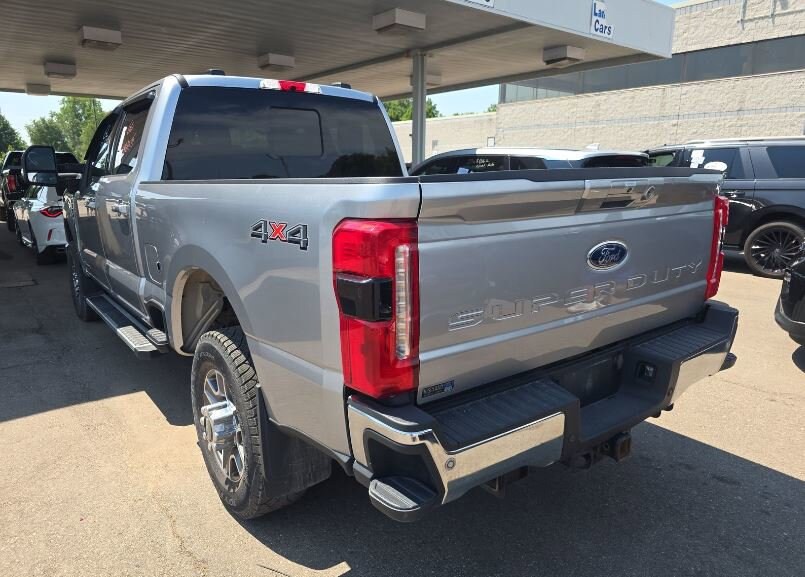 2023 Ford F-350 photo 3