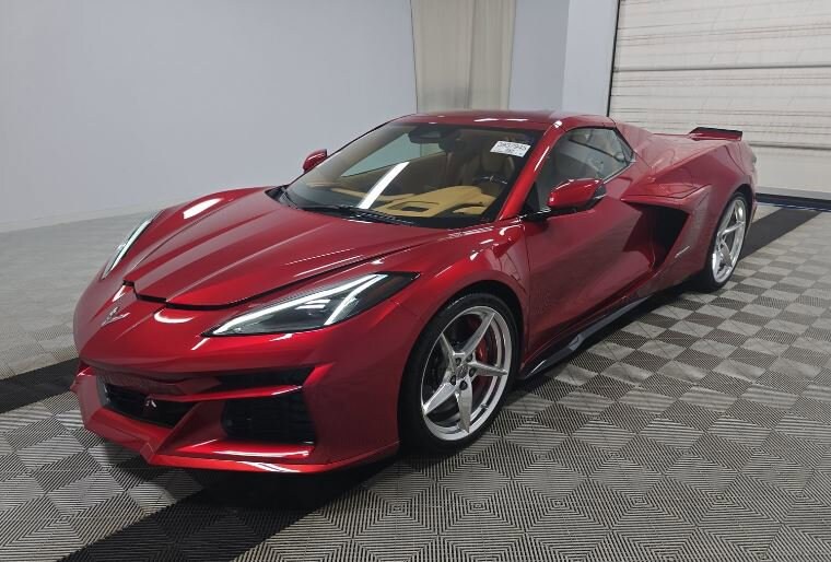 2025 Chevrolet Corvette E-Ray 3LZ photo 3