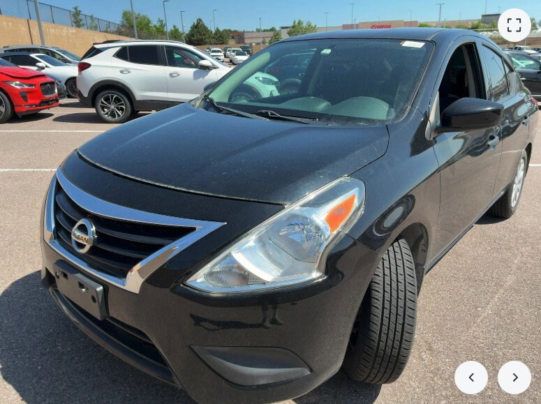 2018 Nissan Versa S photo 2