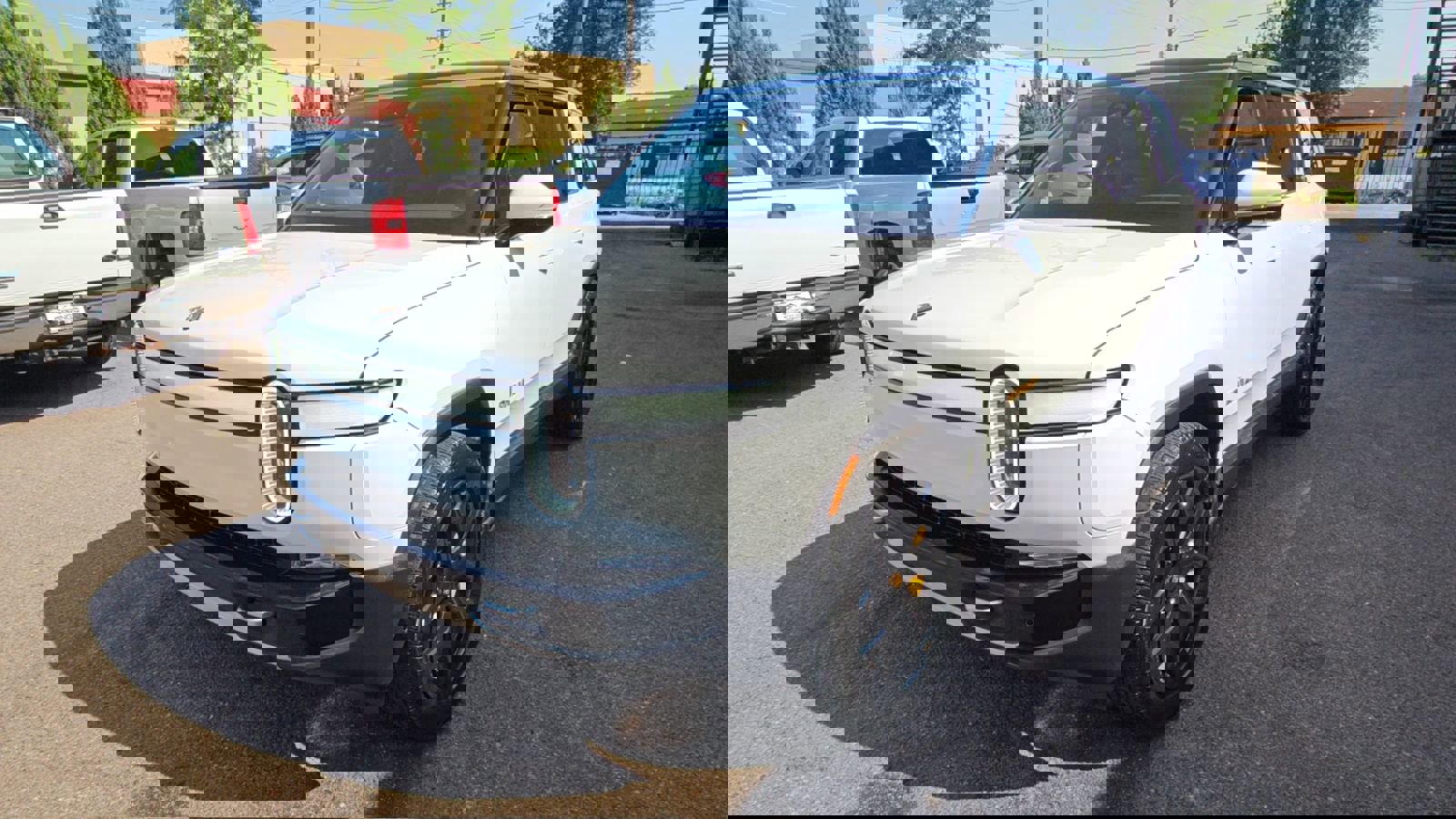 2024 Rivian R1S Adventure photo 3