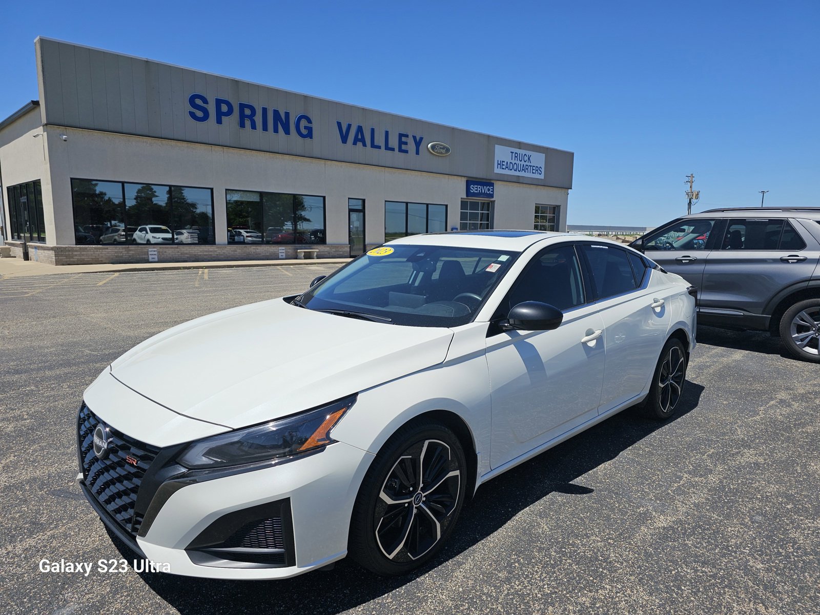 Used 2023 Nissan Altima SR with VIN 1N4BL4CW6PN314522 for sale in Spring Valley, IL