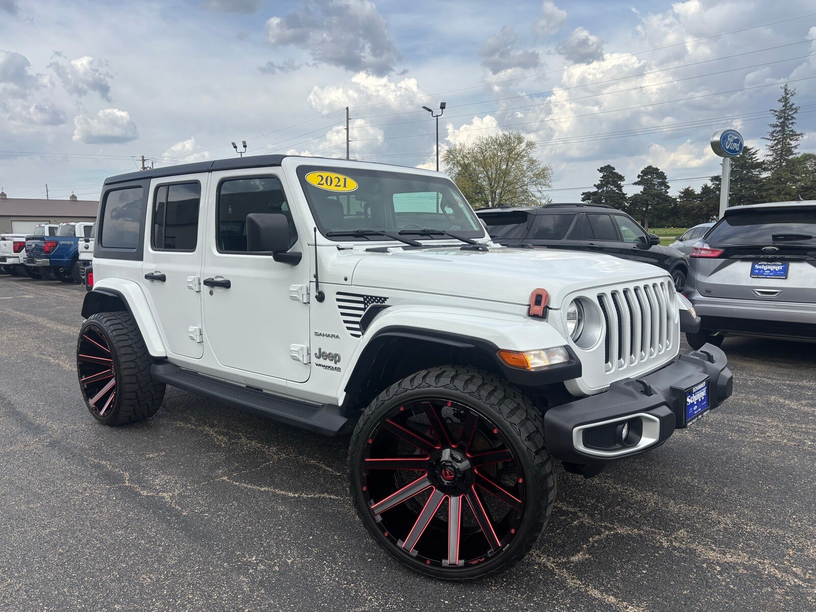 2021 Jeep Wrangler Unlimited Sahara photo 2