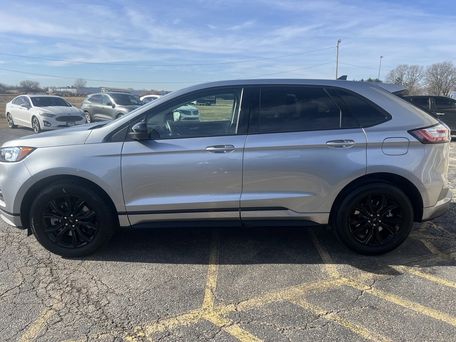 2024 Ford Edge SE photo 2