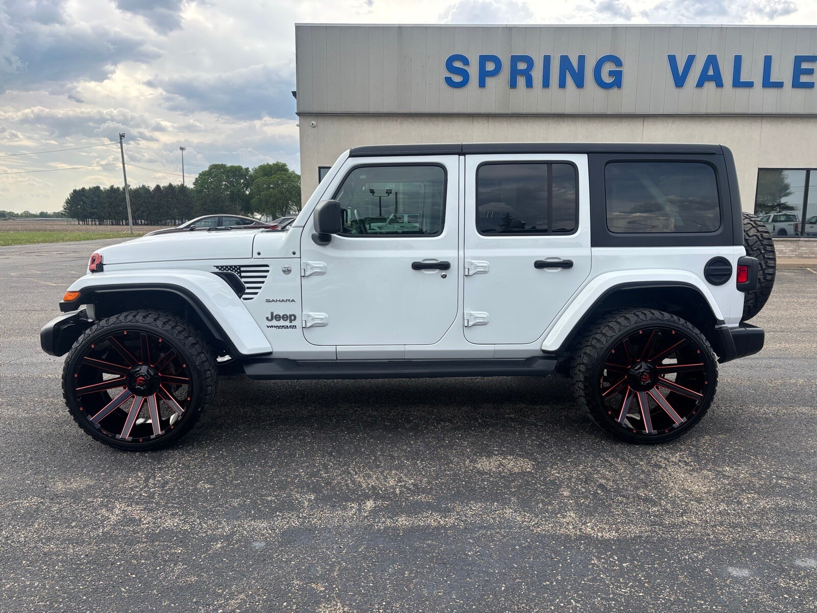 2021 Jeep Wrangler Unlimited Sahara photo 3