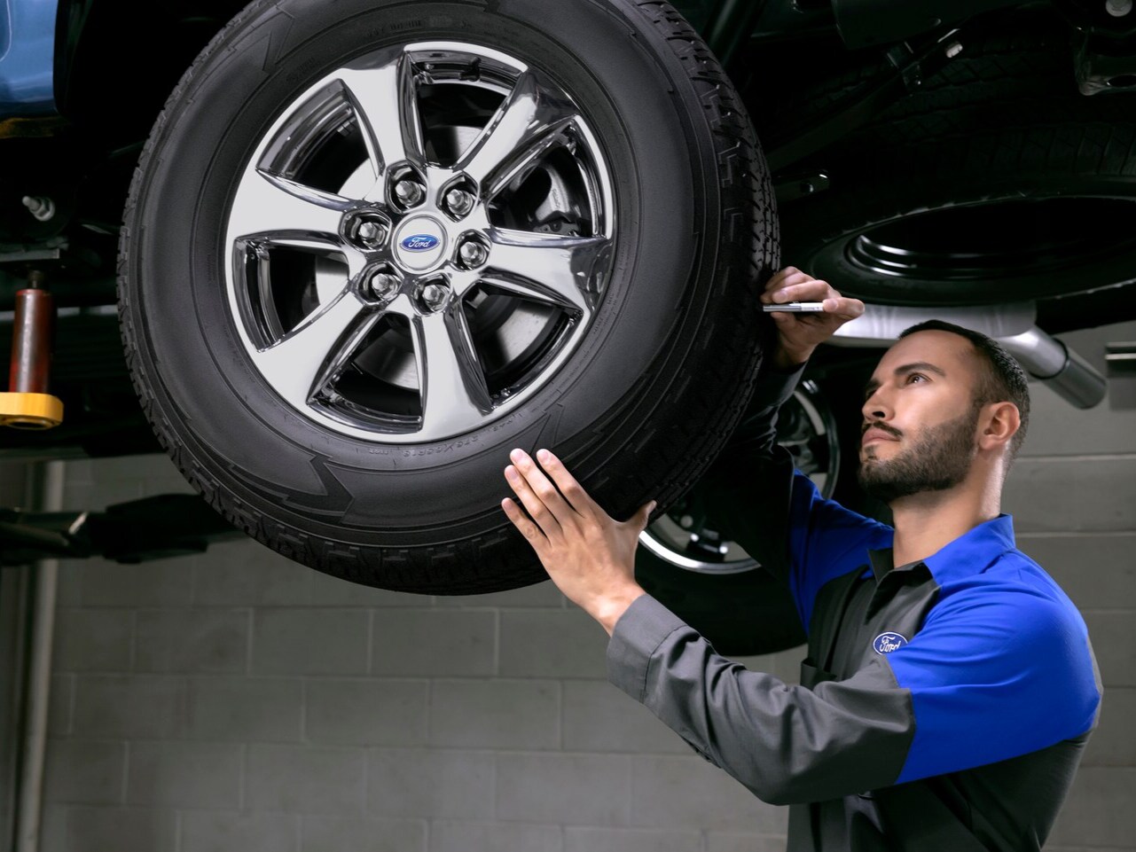  Ford Tire Service