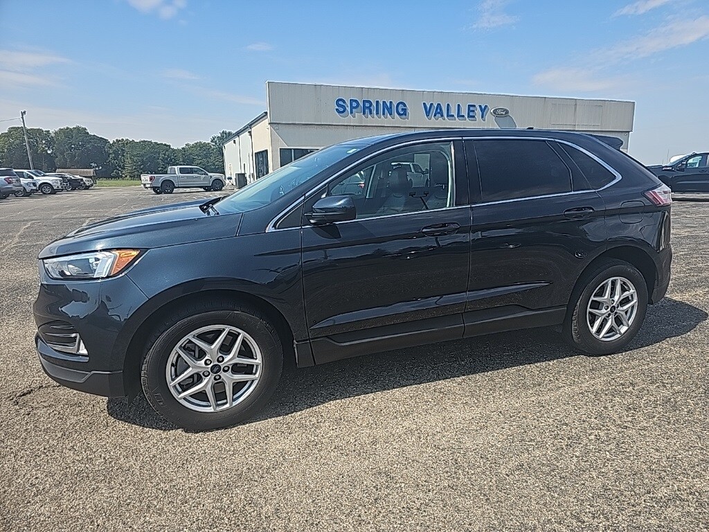 2022 Ford Edge SEL photo 3