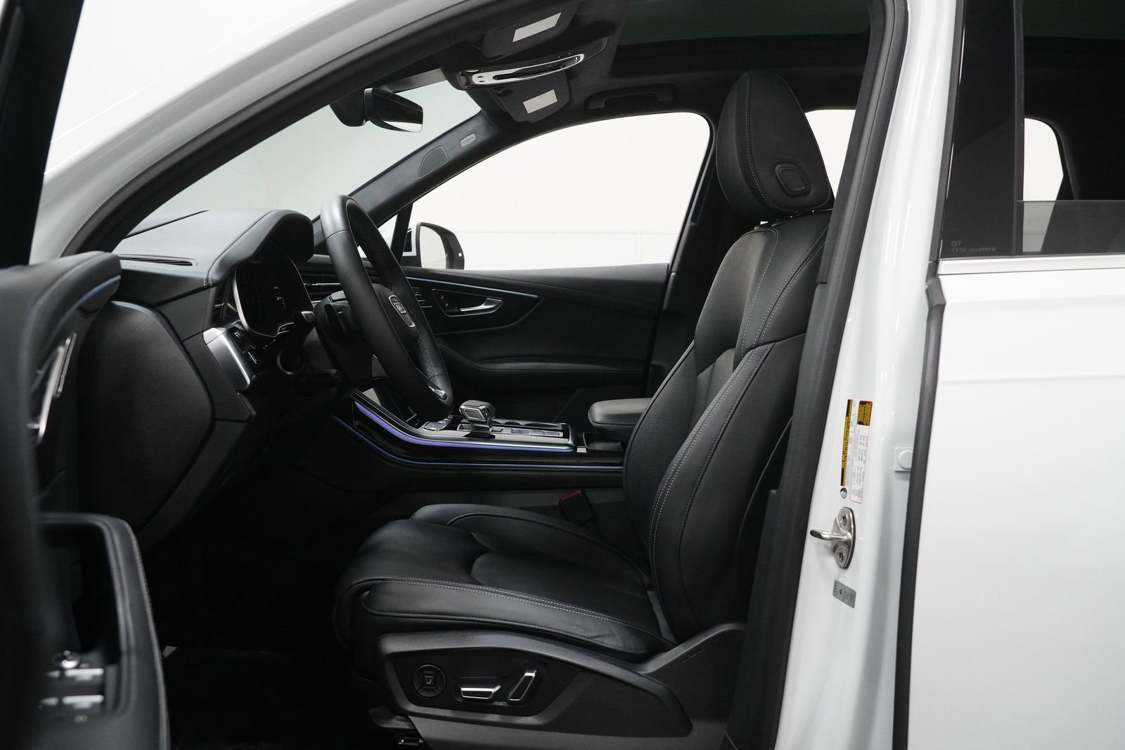 2025 Audi Q7 55 Premium photo 2