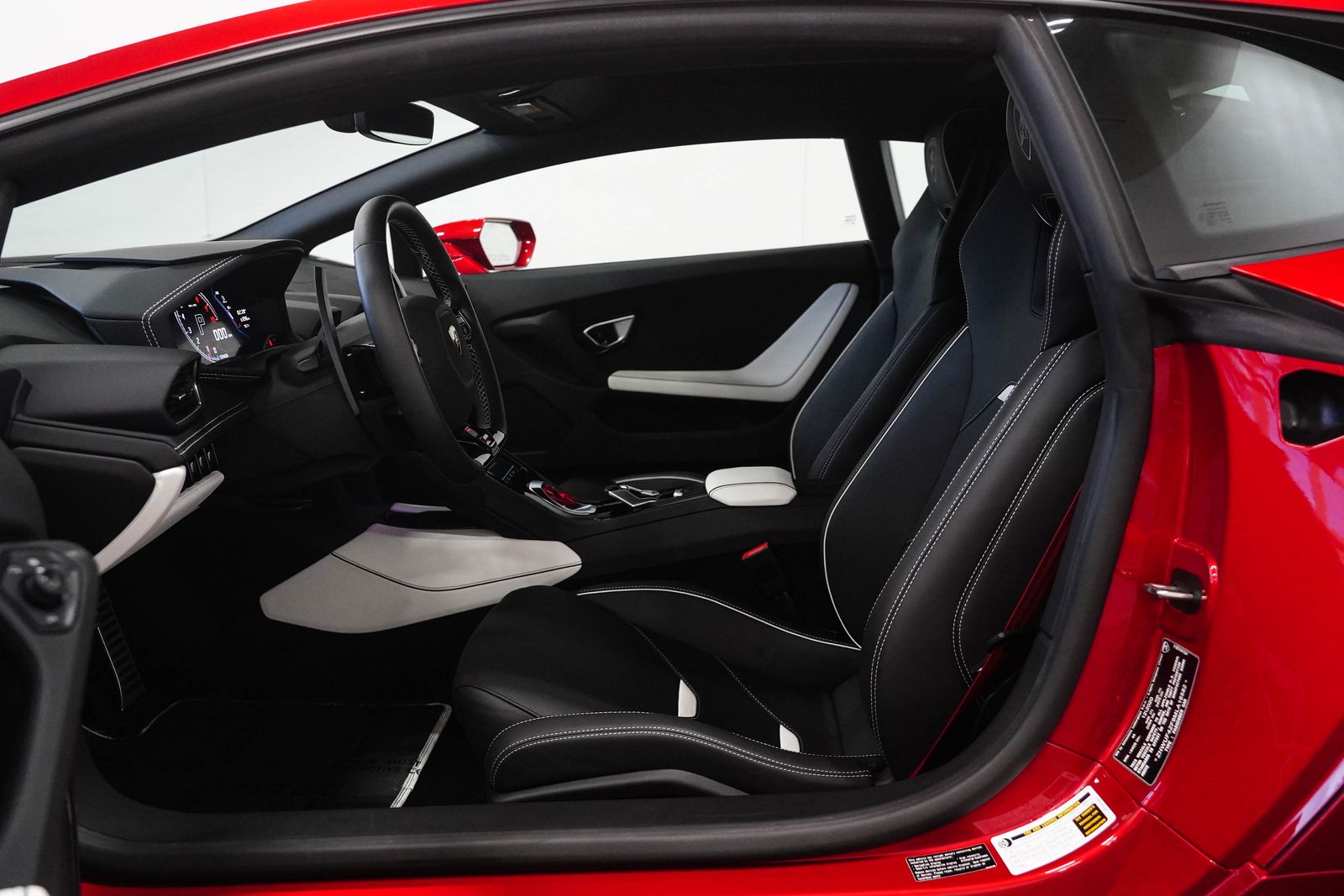 2021 Lamborghini Huracan Evo Coupe photo 2