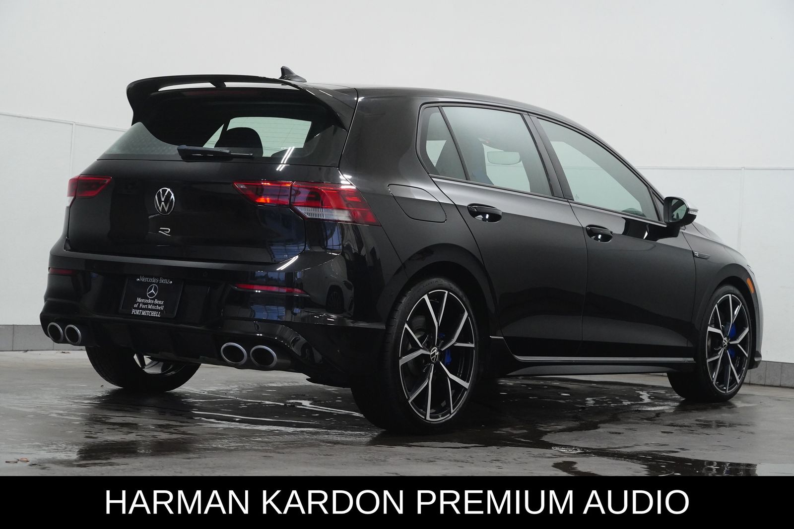 2023 Volkswagen Golf R photo 2