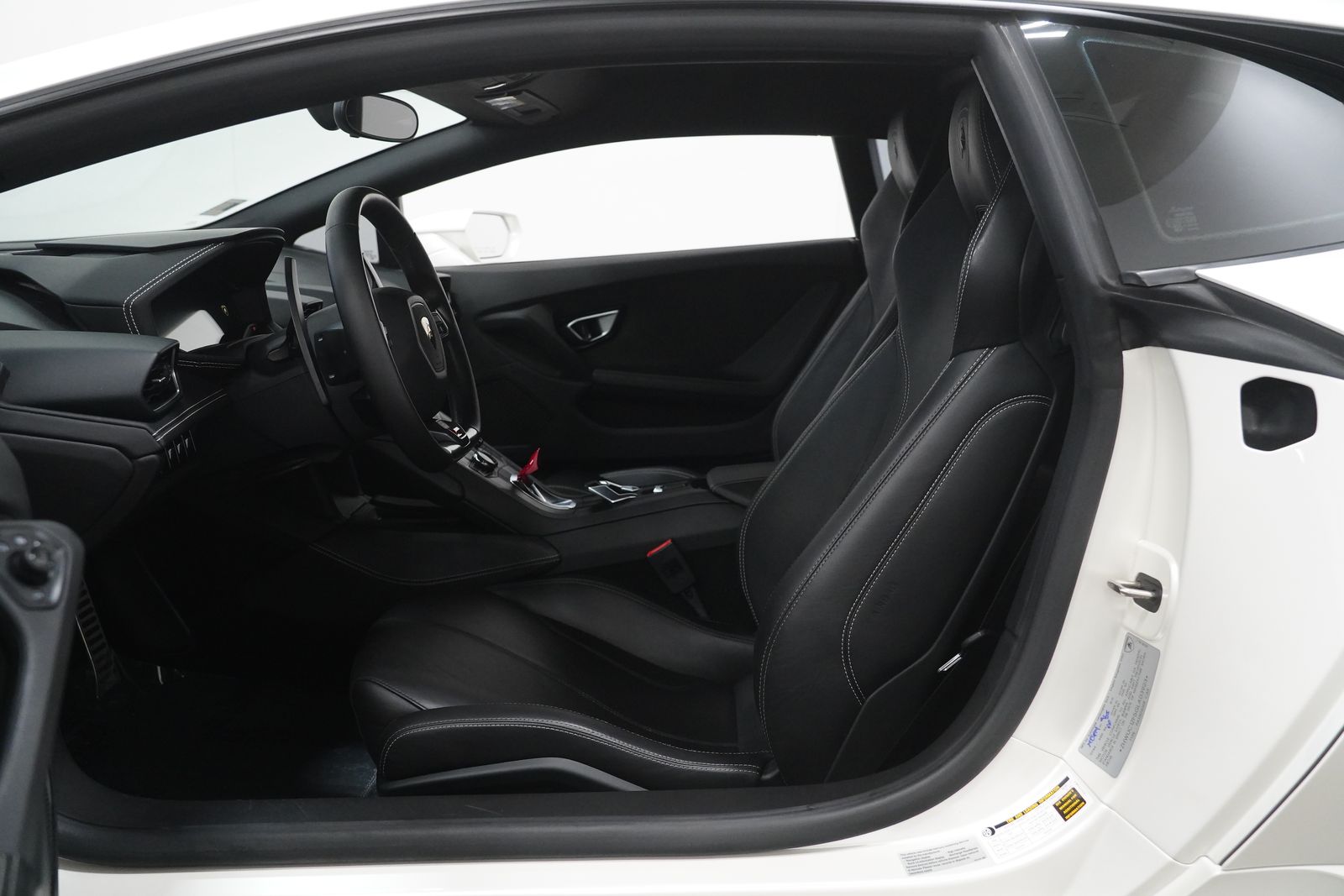 2016 Lamborghini Huracan Coupe photo 2