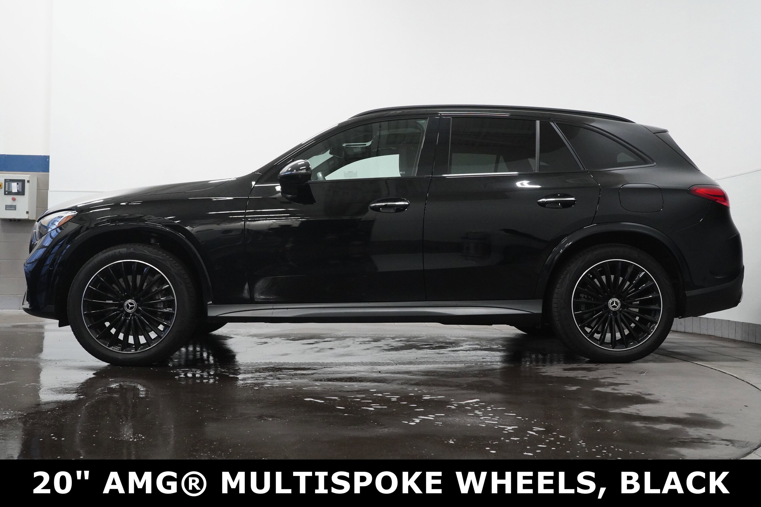 2025 Mercedes Benz GLC 350e 4MATIC photo 4