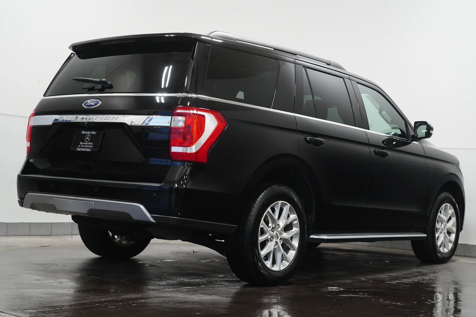 2021 Ford Expedition XLT photo 3