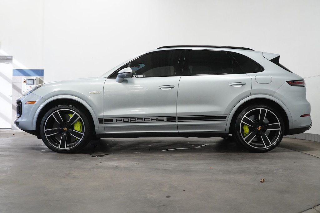 Used 2022 Porsche Cayenne E-Hybrid Turbo S SUV