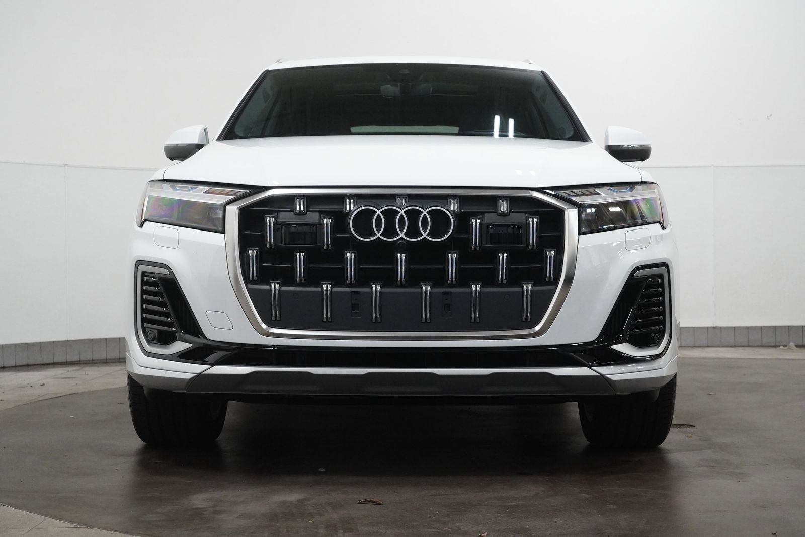 2025 Audi Q7 55 Premium photo 3