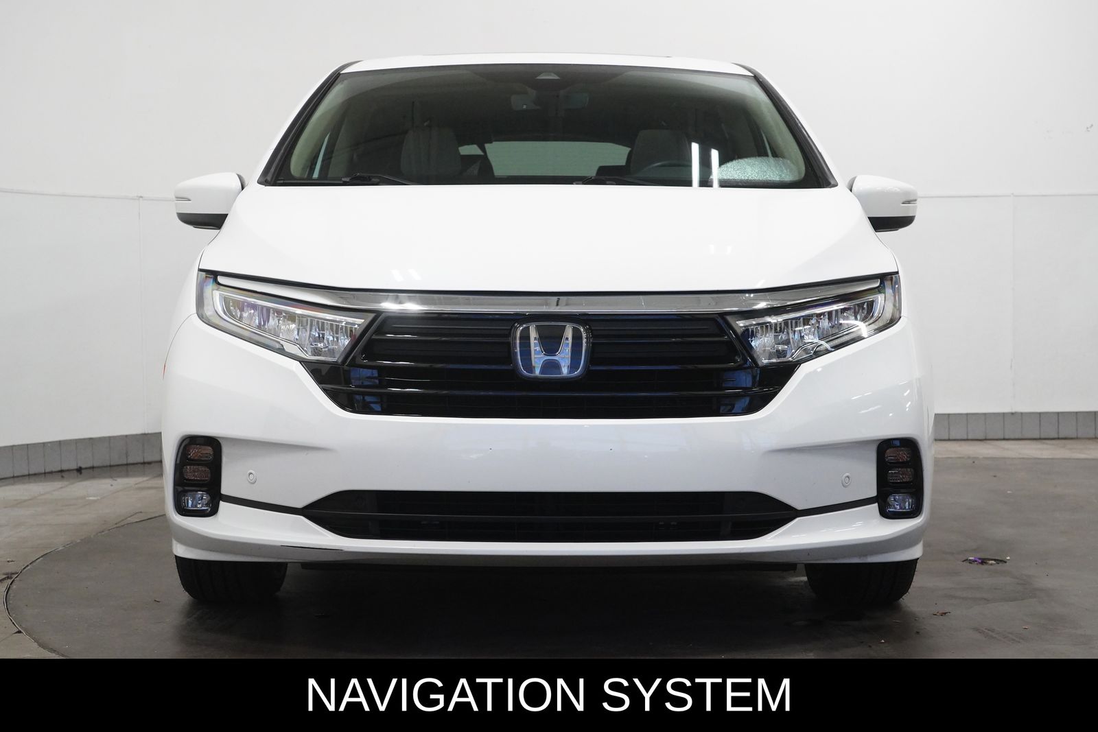 2023 Honda Odyssey Touring photo 3