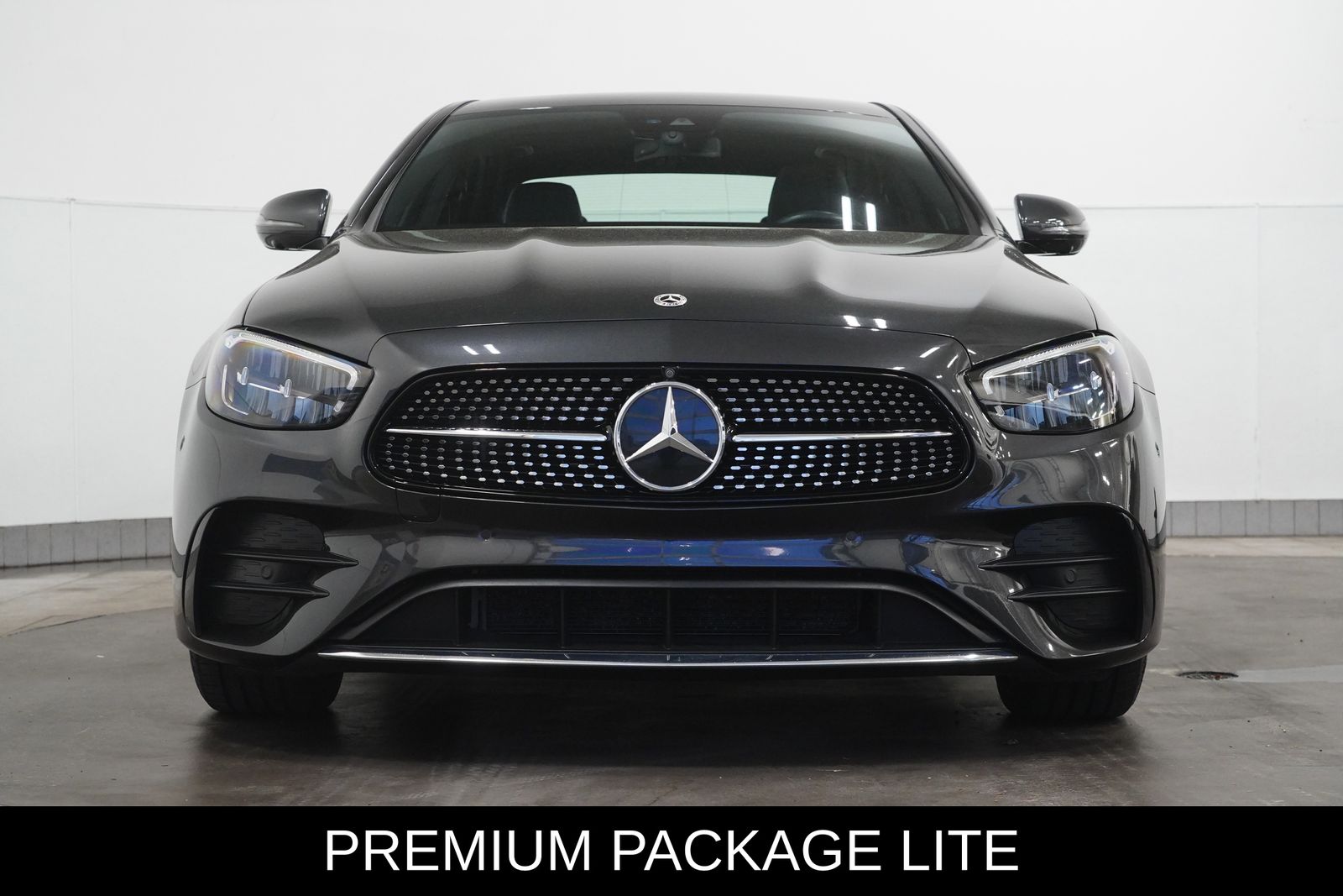 2022 Mercedes Benz E 350 4MATIC Sedan photo 3