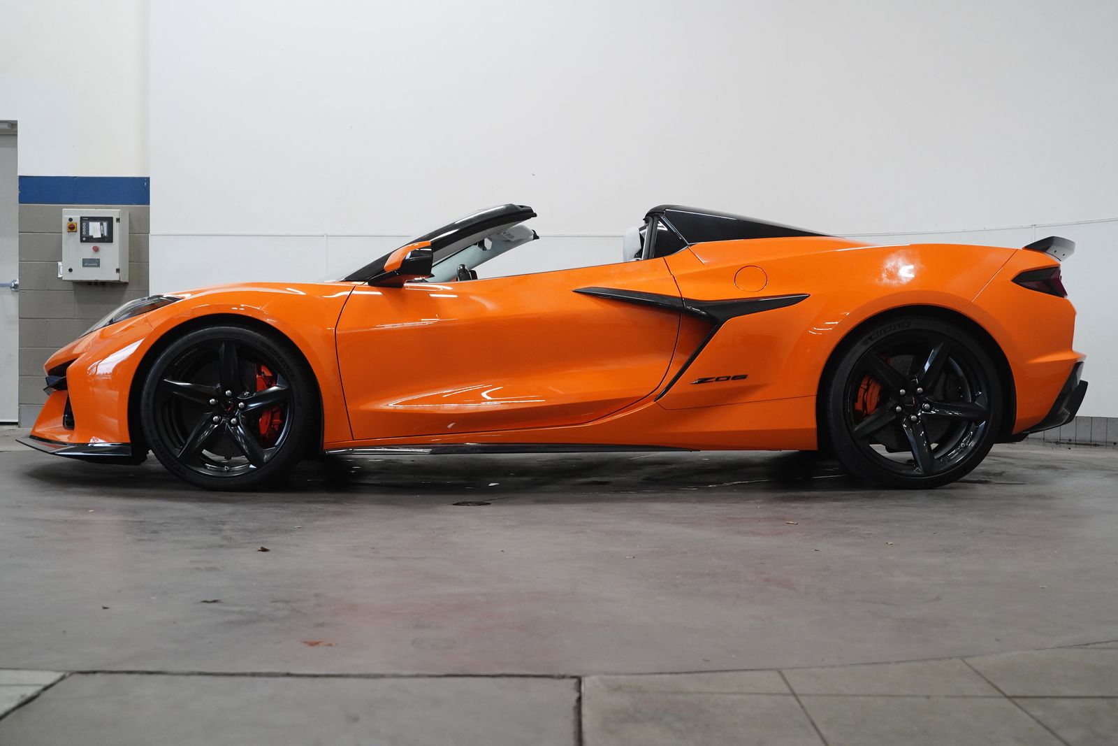2023 Chevrolet Corvette Z06 3LZ Convertible photo 3