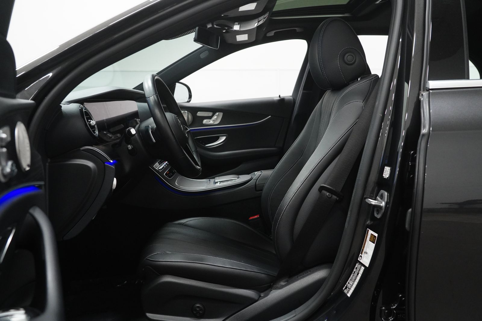 2022 Mercedes Benz E 350 4MATIC Sedan photo 2